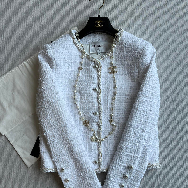 Chanel 25P Cardigan White Tweed With Pearl 234889