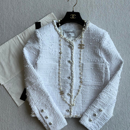 Chanel 25P Cardigan White Tweed With Pearl 234889