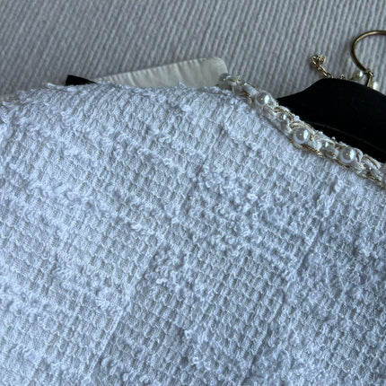 Chanel 25P Cardigan White Tweed With Pearl 234889