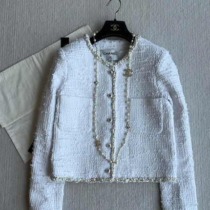 Chanel 25P Cardigan White Tweed With Pearl 234889