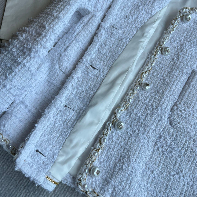 Chanel 25P Cardigan White Tweed With Pearl 234889