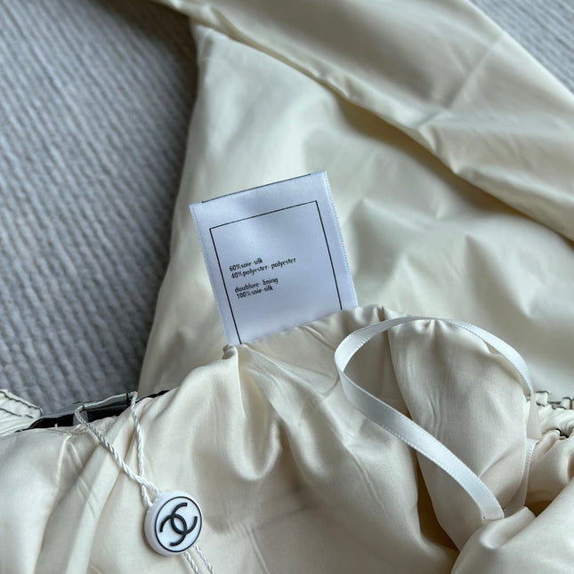 CHANEL BEIGE CASUAL PANTS 269664