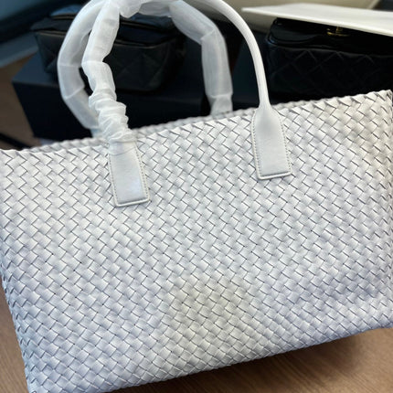 SMALL CABAT 33 IN WHITE LAMBSKIN