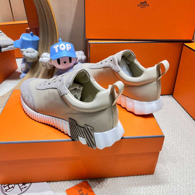 BOUNCING SNEAKER IN PALE GRAY SUEDE AND CALFSKIN