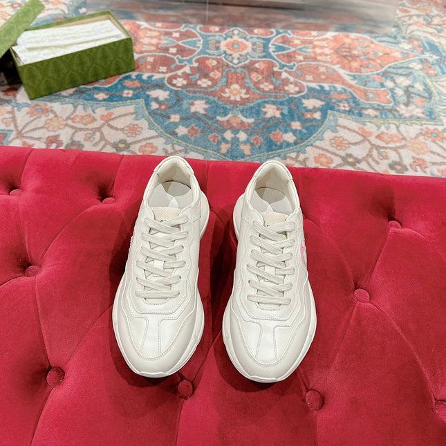 GG RHYTON TRAINER WHITE CALFSKIN WITH NAVY LOGO