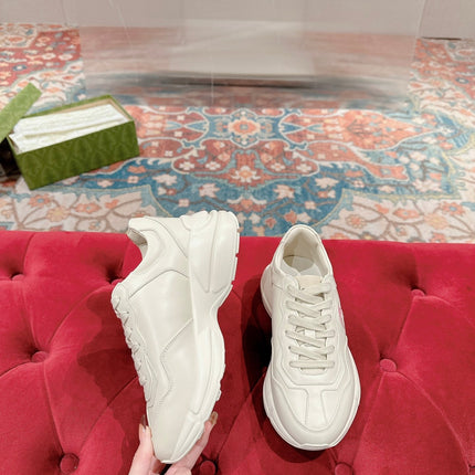 GG RHYTON TRAINER WHITE CALFSKIN WITH NAVY LOGO