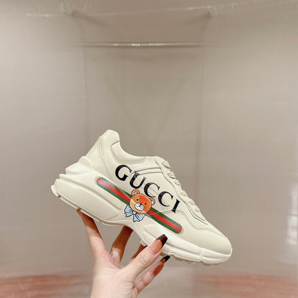 GG RHYTON TRAINER WHITE CALFSKIN WITH BEAR MOTIF