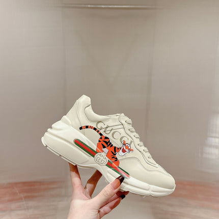 GG RHYTON LOGO TRAINER WHITE CALFSKIN WITH TIGER MOTIF