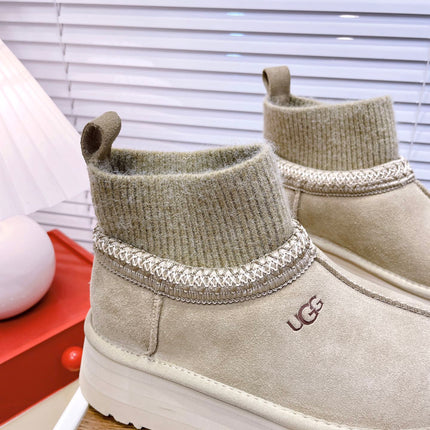 SNOW BOOTS IN DESERT BROWN SUEDE WITH ETHNIC STYLE SOCK
