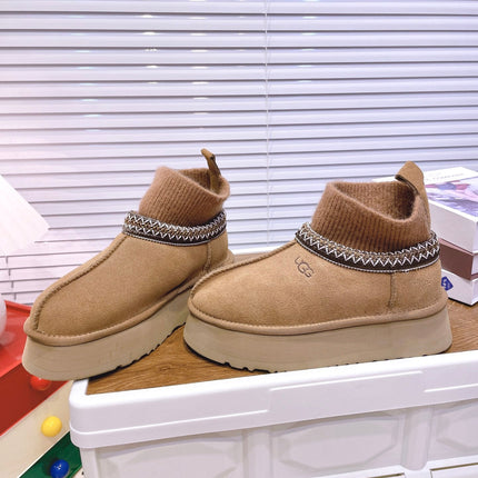 SNOW BOOTS IN CIDER BROWN SUEDE WITH ETHNIC STYLE SOCK
