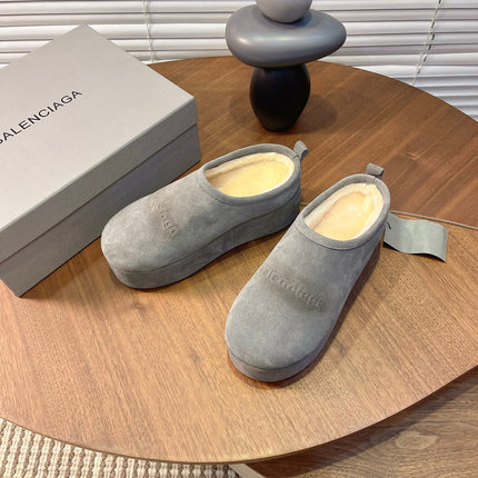 BALENCIAGA 25S AURALEE SLIP-ON 50 MM IN GREY SUEDE