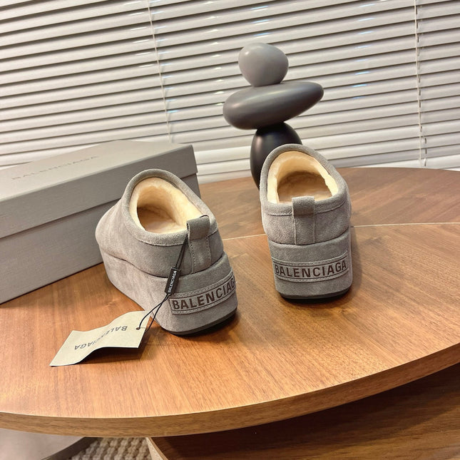 BALENCIAGA 25S AURALEE SLIP-ON 50 MM IN GREY SUEDE