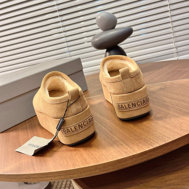 BALENCIAGA 25S AURALEE SLIP-ON 50 MM IN WARM BEIGE BROWN SUEDE