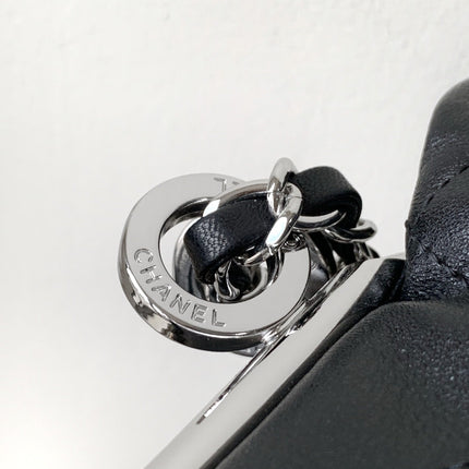 SHOULDER BAG 40 IN BLACK SOFT LAMBSKIN EMBOSSED LOGO SILVER HARDWARE