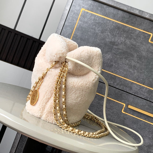 CHANEL BAG 25S 20 CM IN CREAM WHITE WOOL WITH GOLD HARDWARE