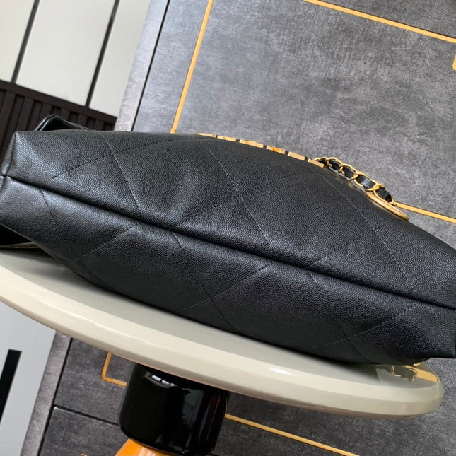 CHANEL BAG 25S 42 CM IN BLACK LAMBSKIN WITH GOLD HARDWARE