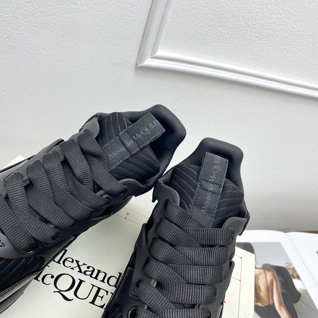 OVERSIZED RUNNER SNEAKERS IN BLACK CALFSKIN AND FABRIC