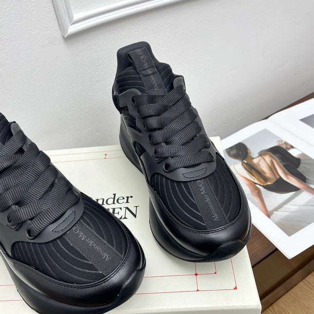 OVERSIZED RUNNER SNEAKERS IN BLACK CALFSKIN AND FABRIC