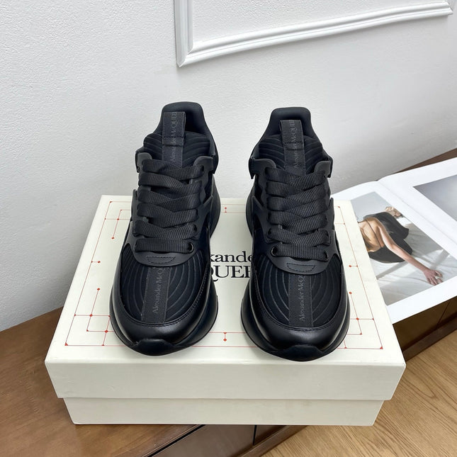 OVERSIZED RUNNER SNEAKERS IN BLACK CALFSKIN AND FABRIC