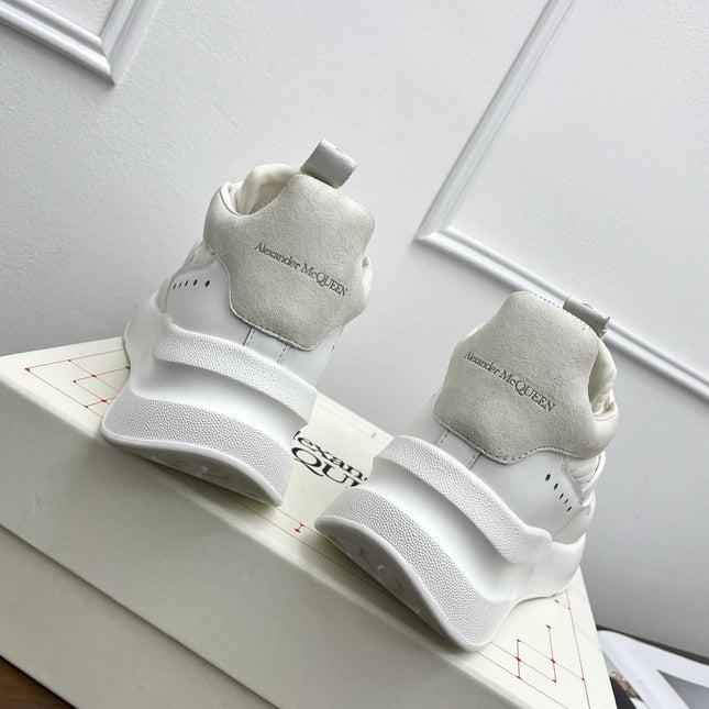 OVERSIZED RUNNER SNEAKERS IN OFF WHITE CALFSKIN AND FABRIC