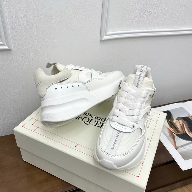 OVERSIZED RUNNER SNEAKERS IN OFF WHITE CALFSKIN AND FABRIC