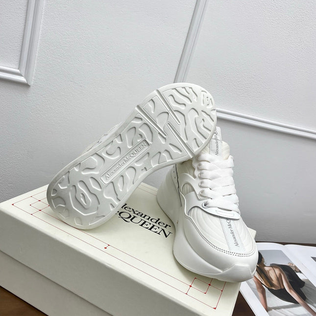 OVERSIZED RUNNER SNEAKERS IN OFF WHITE CALFSKIN AND FABRIC