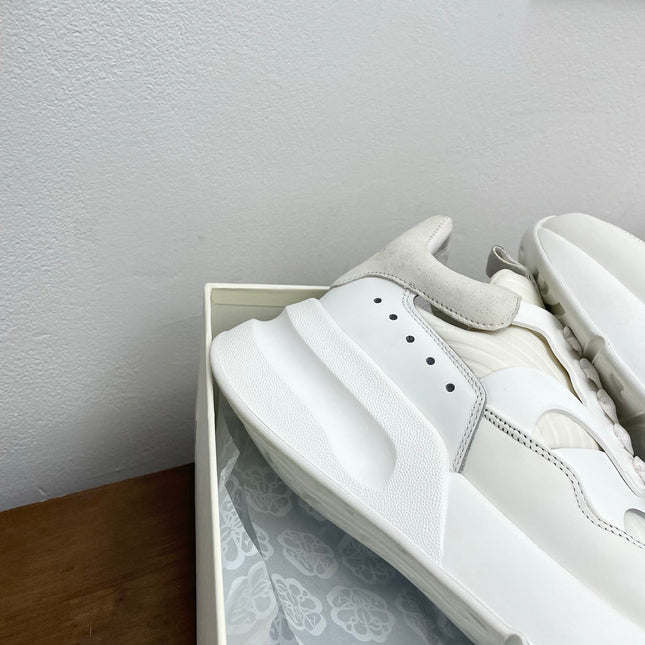 OVERSIZED RUNNER SNEAKERS IN OFF WHITE CALFSKIN AND FABRIC