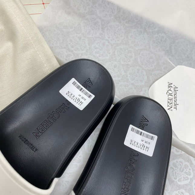 SLIDES SANDAL IN BLACK TPU WHITE STRAP WITH 3D LOGO