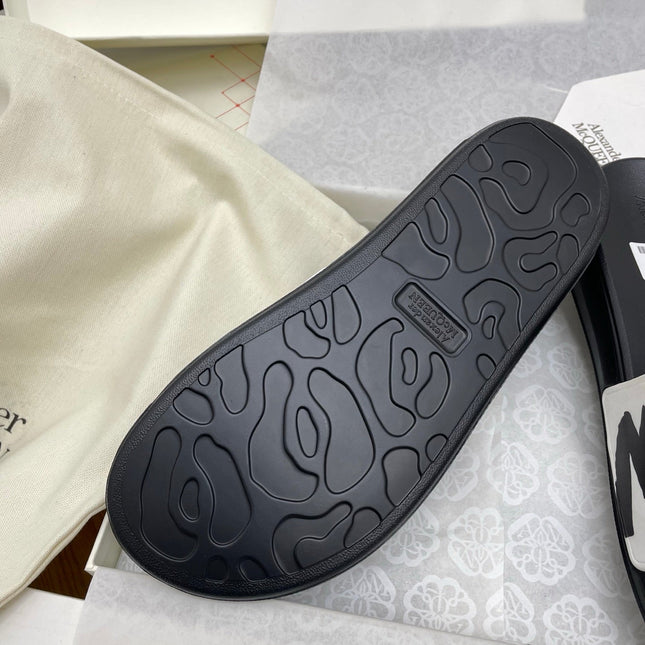 SLIDES SANDAL IN BLACK TPU WHITE STRAP WITH LOGO GRAPHIC