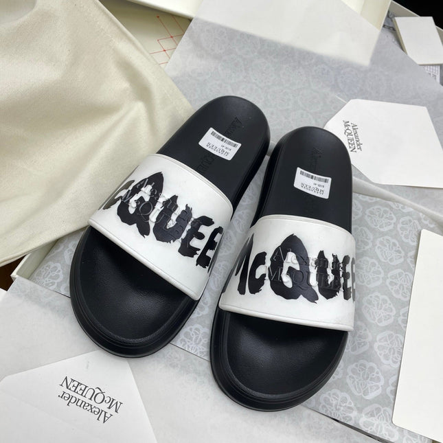 SLIDES SANDAL IN BLACK TPU WHITE STRAP WITH LOGO GRAPHIC