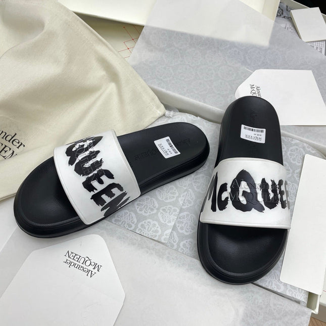 SLIDES SANDAL IN BLACK TPU WHITE STRAP WITH LOGO GRAPHIC