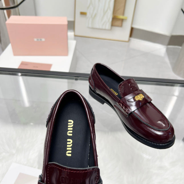 PENNY LOAFERS IN BURGUNDY RED GLOOSY CALFSKIN