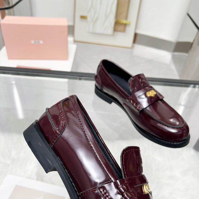 PENNY LOAFERS IN BURGUNDY RED GLOOSY CALFSKIN