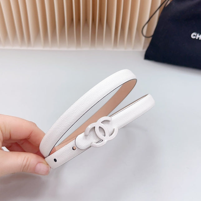 CC BELT 15 MM IN WHITE GRAINED CALFSKIN WITH GOLD HARDWARE