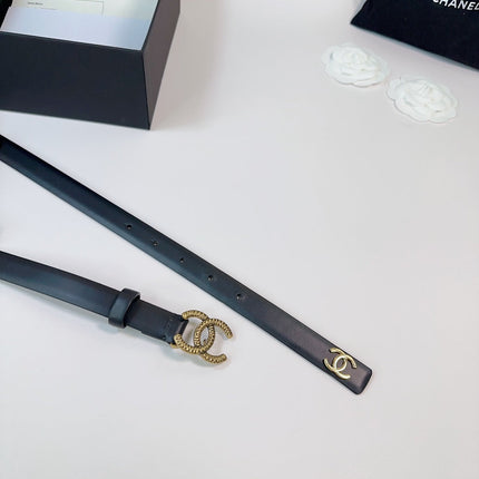 CC BELT 20 MM IN BLACK CALFSKIN WITH GOLD HARDWARE AND LOGO