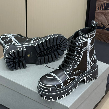 CHUNKY BOOTS IN BLACK SMOOTH CALFSKIN WHITE PRINT