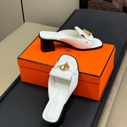 ISLE SANDAL IN WHITE CALFSKIN