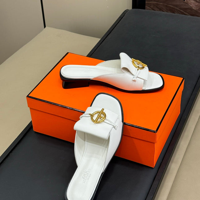 ISLE SANDAL IN WHITE CALFSKIN