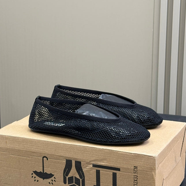 ALAIA FISHNET MESH BALLET FLATS 25S IN BLACK FABRIC
