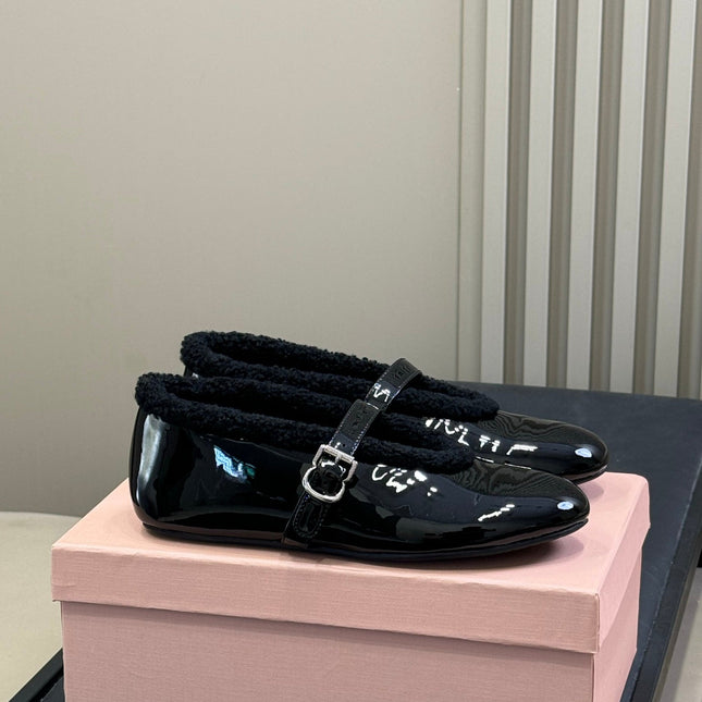 ALAIA 25S MARY JANE SHEARLING FLATS IN BLACK GLOSSY CALFSKIN
