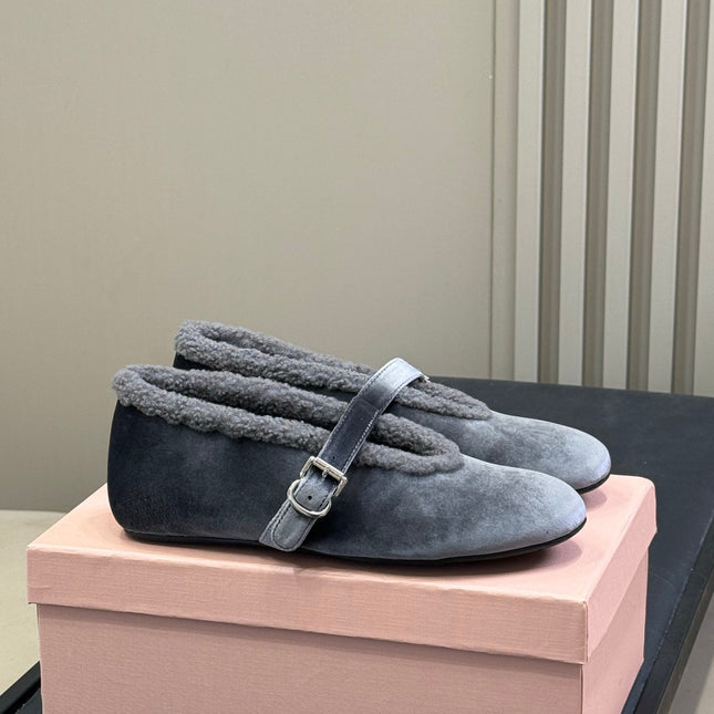 ALAIA 25S BALLET FLATS IN GREY VELVET