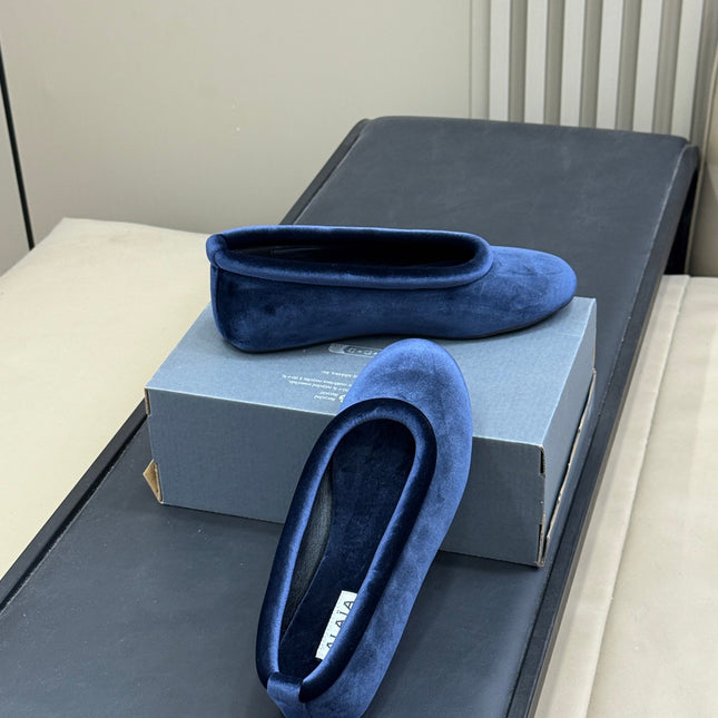 ALAIA 25S BALLET FLATS IN DARK BLUE VELVET