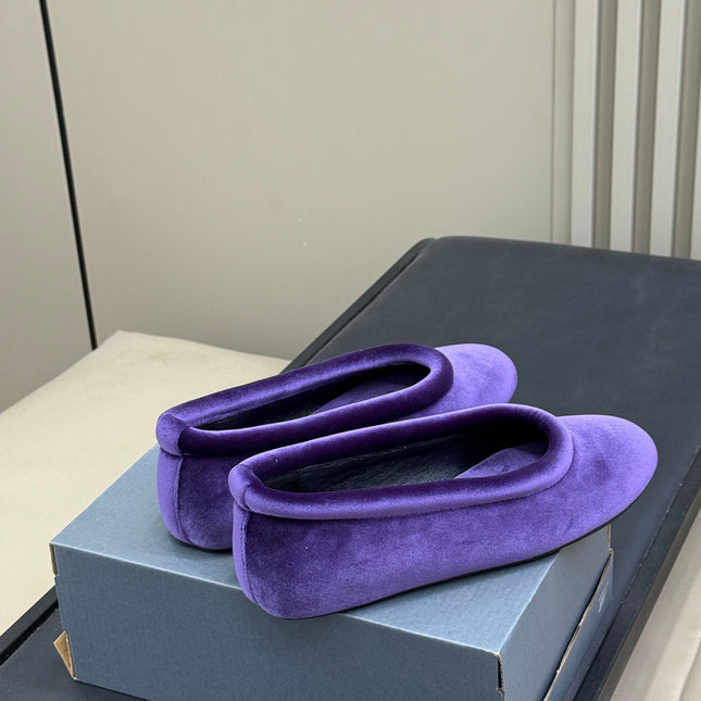 ALAIA 25S BALLET FLATS IN PURPLE VELVET