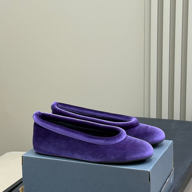 ALAIA 25S BALLET FLATS IN PURPLE VELVET