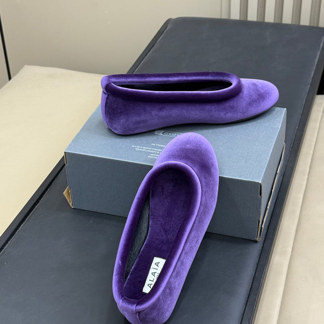 ALAIA 25S BALLET FLATS IN PURPLE VELVET