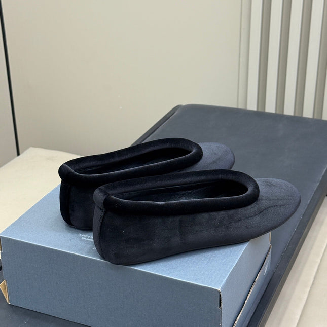 ALAIA 25S BALLET FLATS IN BLACK FULL VELVET