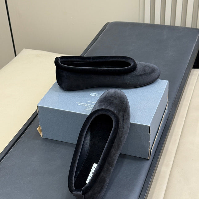 ALAIA 25S BALLET FLATS IN BLACK FULL VELVET