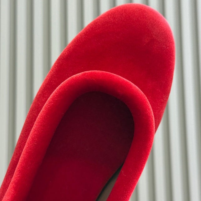 ALAIA 25S BALLET FLATS IN BRIGHT RED VELVET
