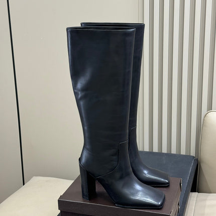 ALAIA 25S KNEE-HIGH SQUARE-TOE BOOTS IN BLACK CALFSKIN