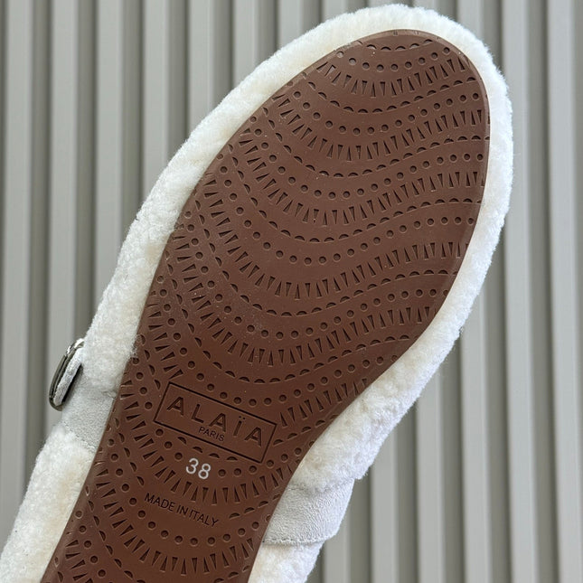 ALAIA 25S COZY MARY JANE SHEARLING FLATS IN WHITE